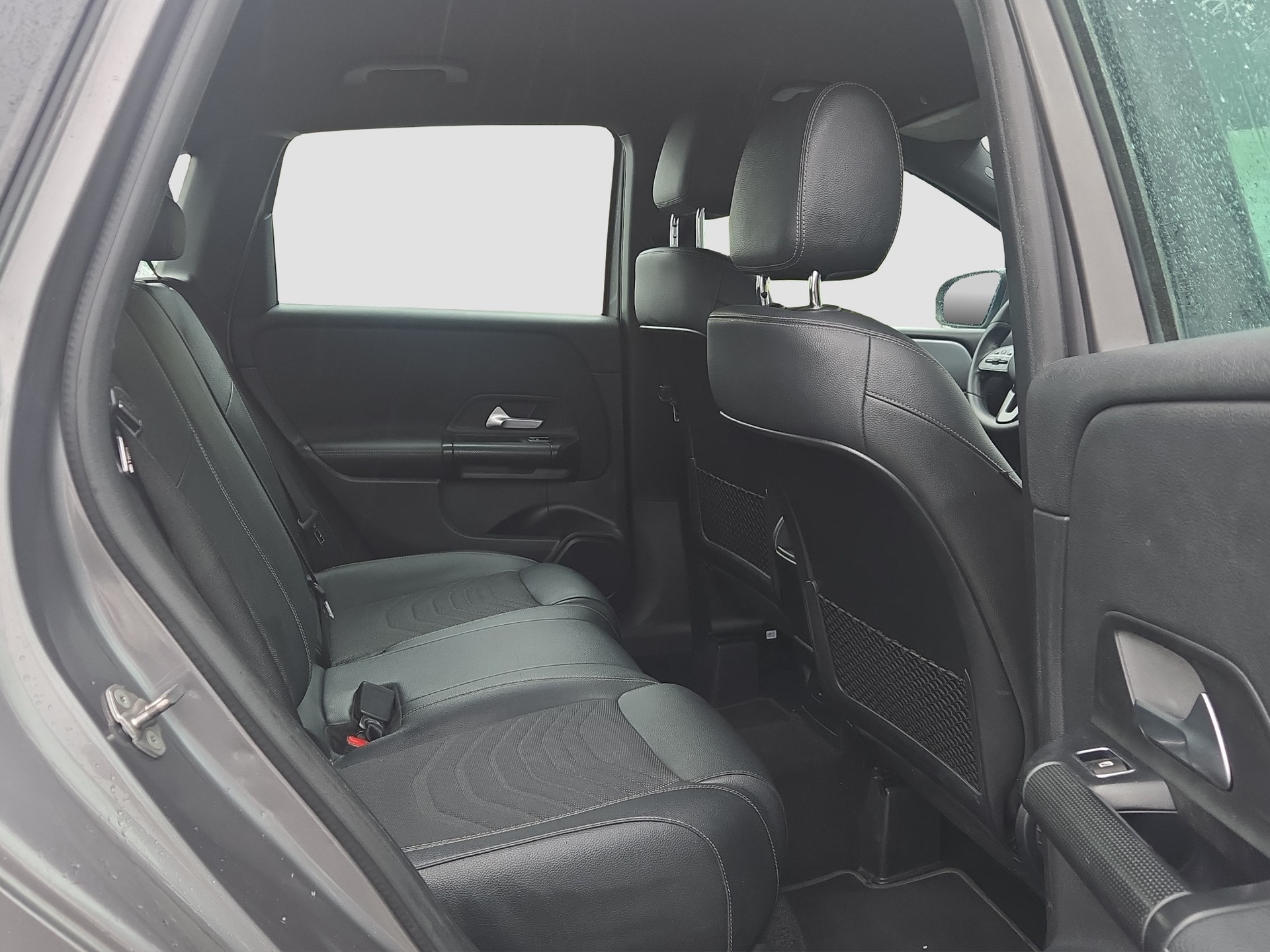 MERCEDES-BENZ B 220 d 4Matic AMG Line 8G-DCT-image-9