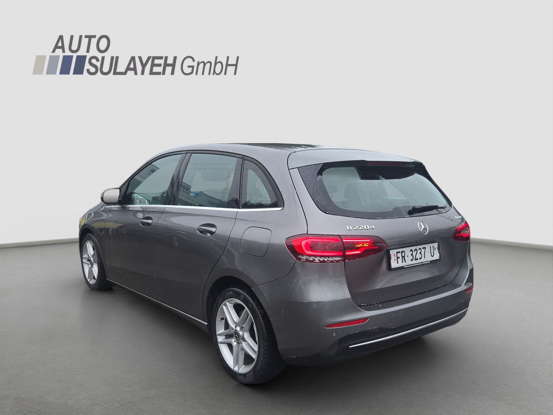 MERCEDES-BENZ B 220 d 4Matic AMG Line 8G-DCT-image-1