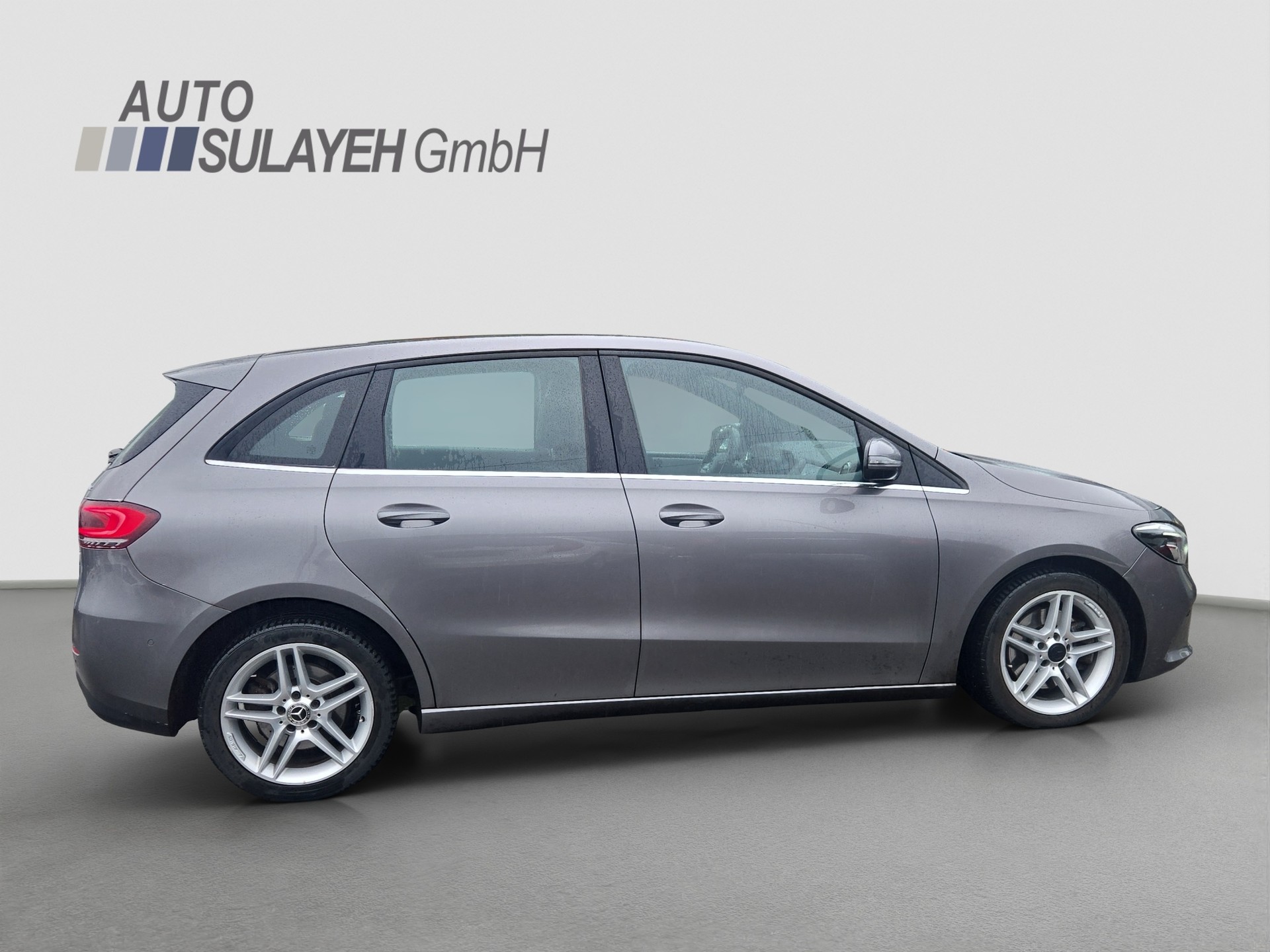MERCEDES-BENZ B 220 d 4Matic AMG Line 8G-DCT-image-2