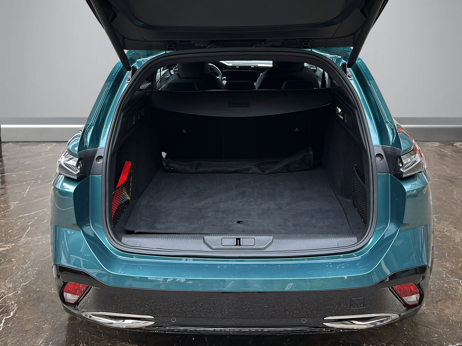 PEUGEOT 308 SW 1.6 PHEV 180 GT-image-10