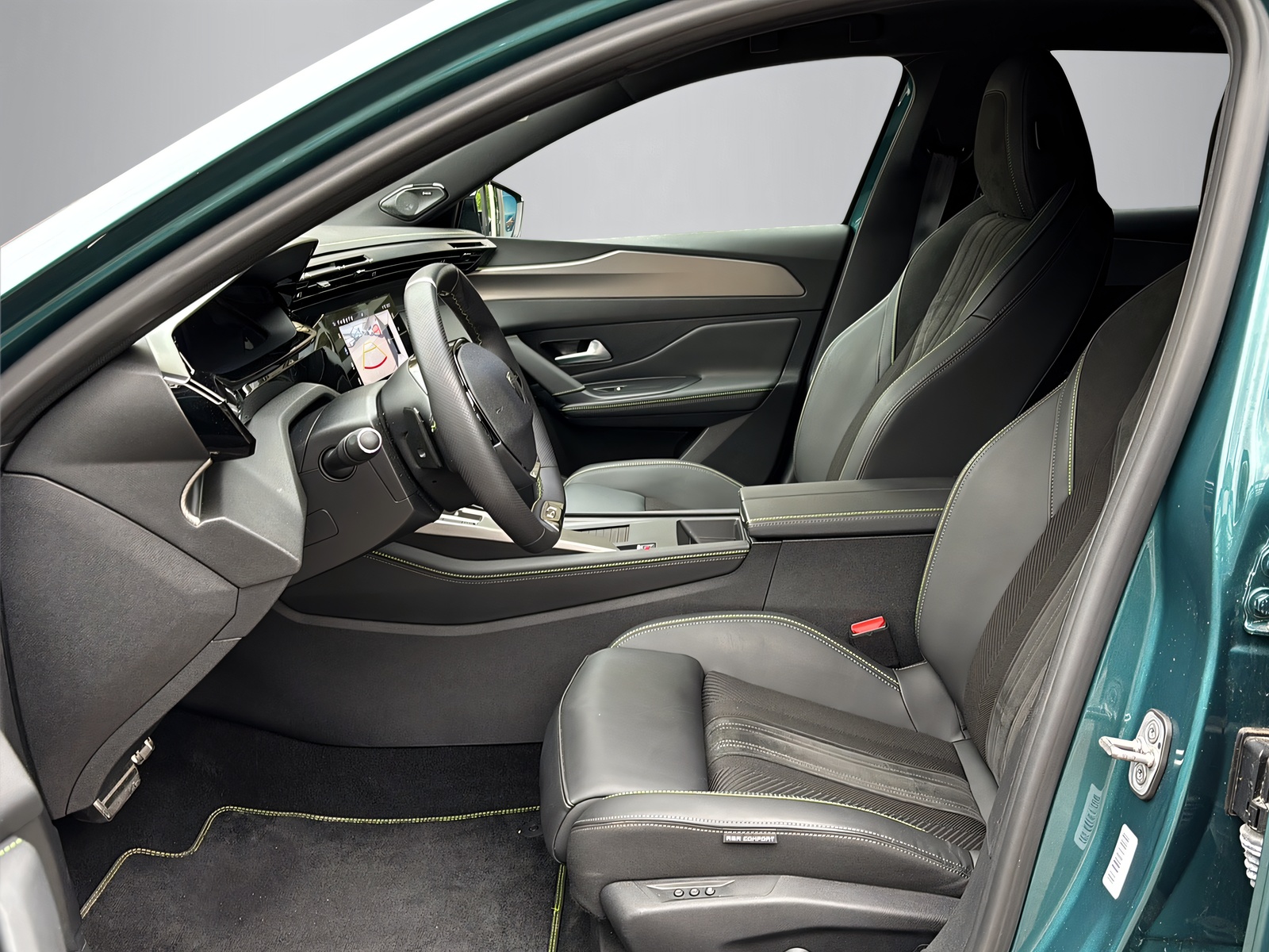 PEUGEOT 308 SW 1.6 PHEV 180 GT-image-2