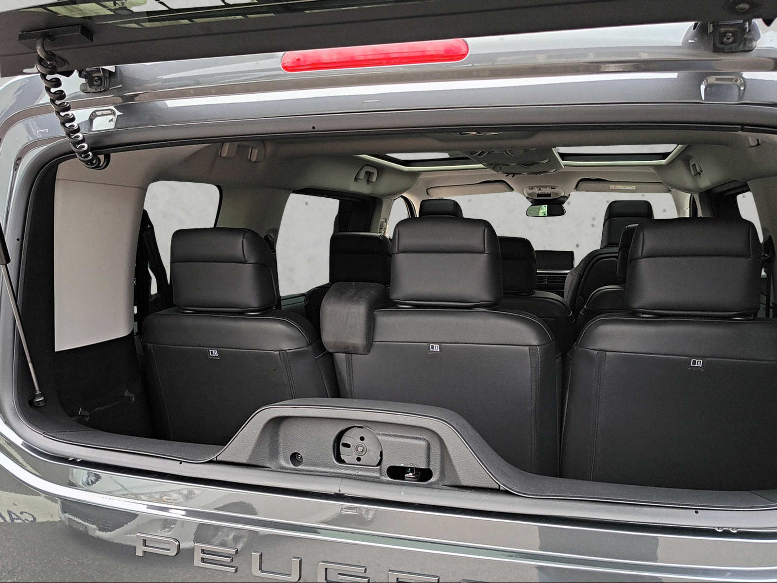 PEUGEOT Traveller Standard 2.0 BlueHDi 180 Business VIP S/S-image-14