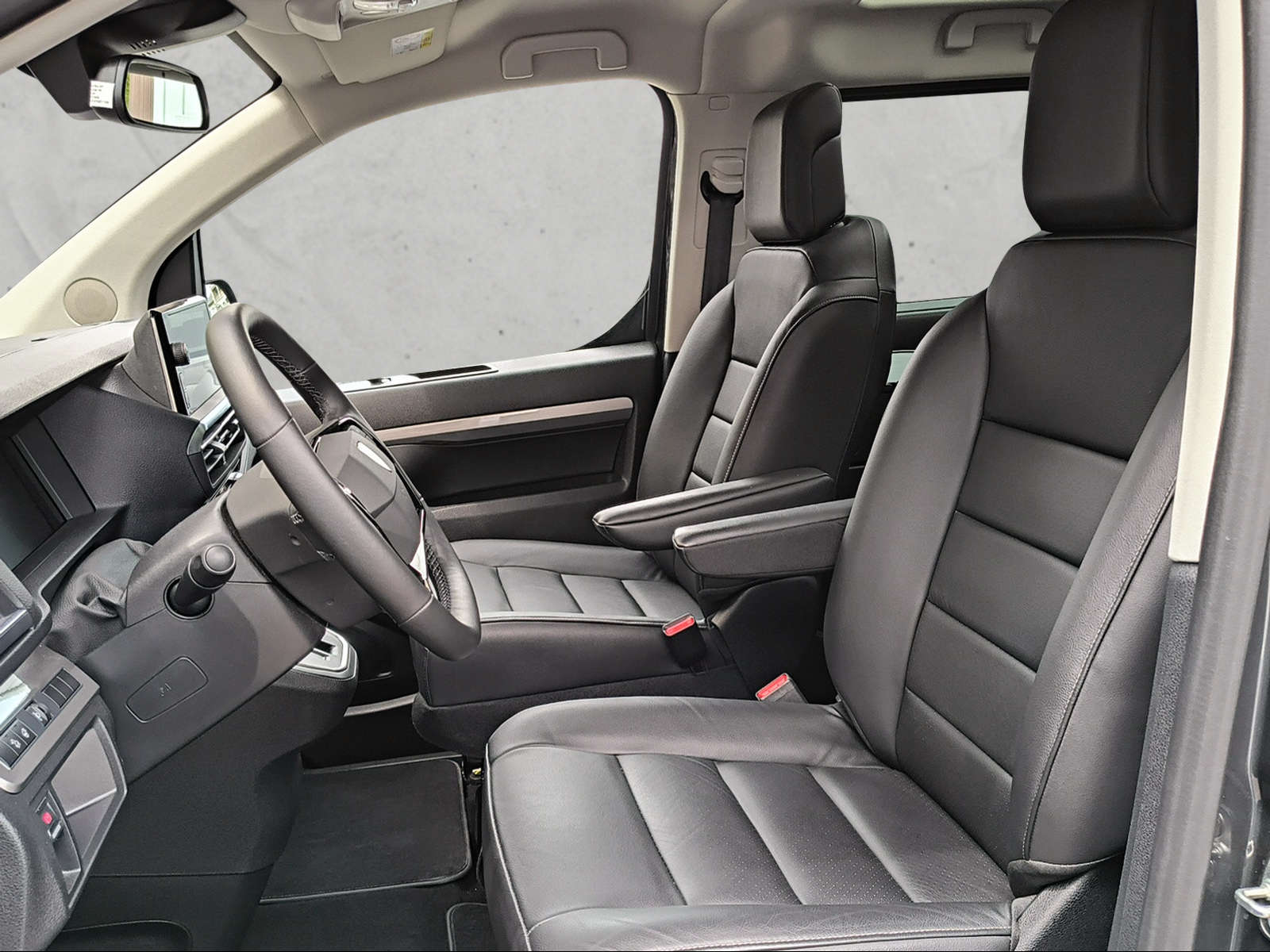 PEUGEOT Traveller Standard 2.0 BlueHDi 180 Business VIP S/S-image-11