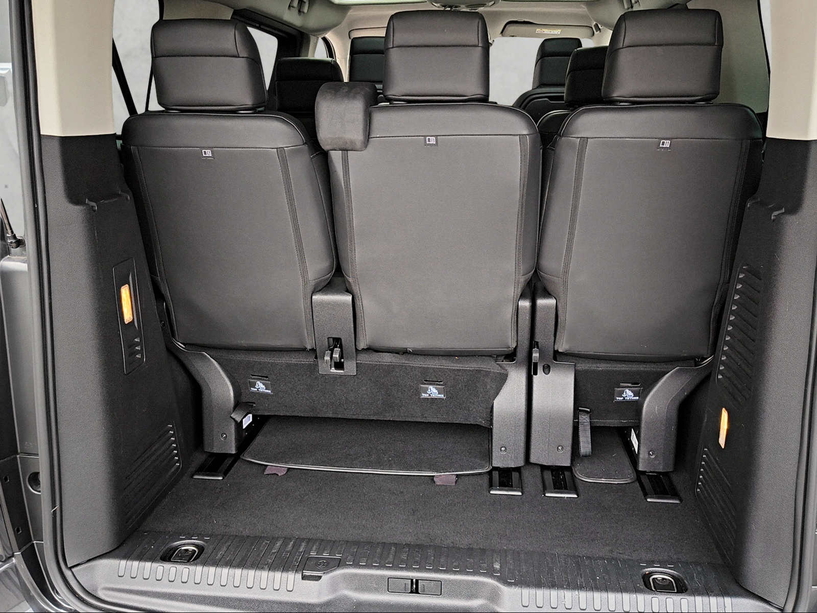 PEUGEOT Traveller Standard 2.0 BlueHDi 180 Business VIP S/S-image-10