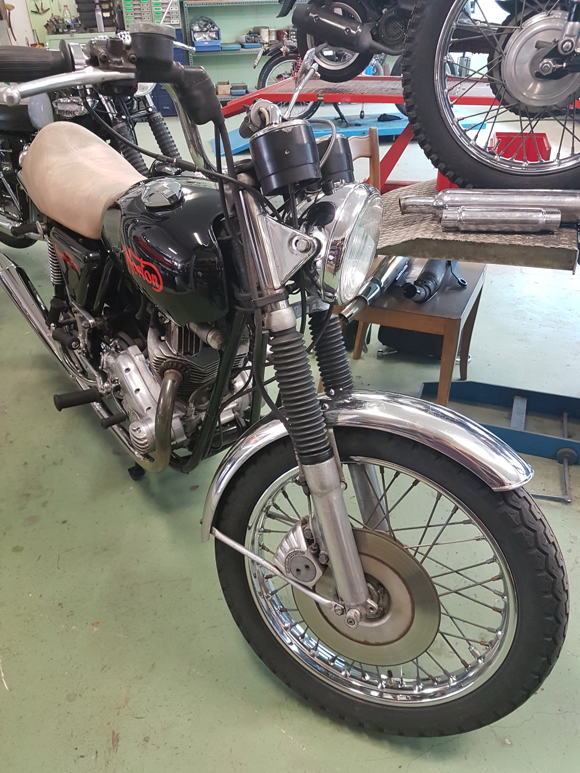 NORTON Commando 850-image-12
