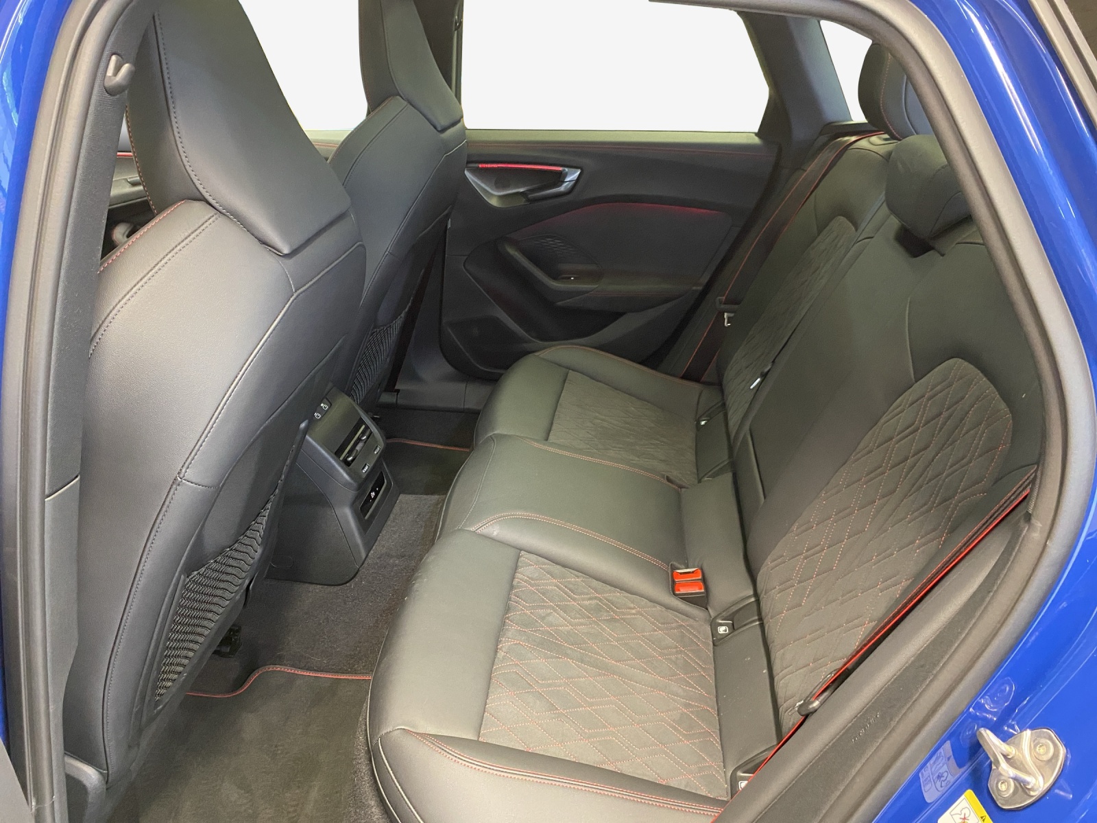 AUDI A5 Avant e-hybrid quattro 270 kW S tronic-image-11