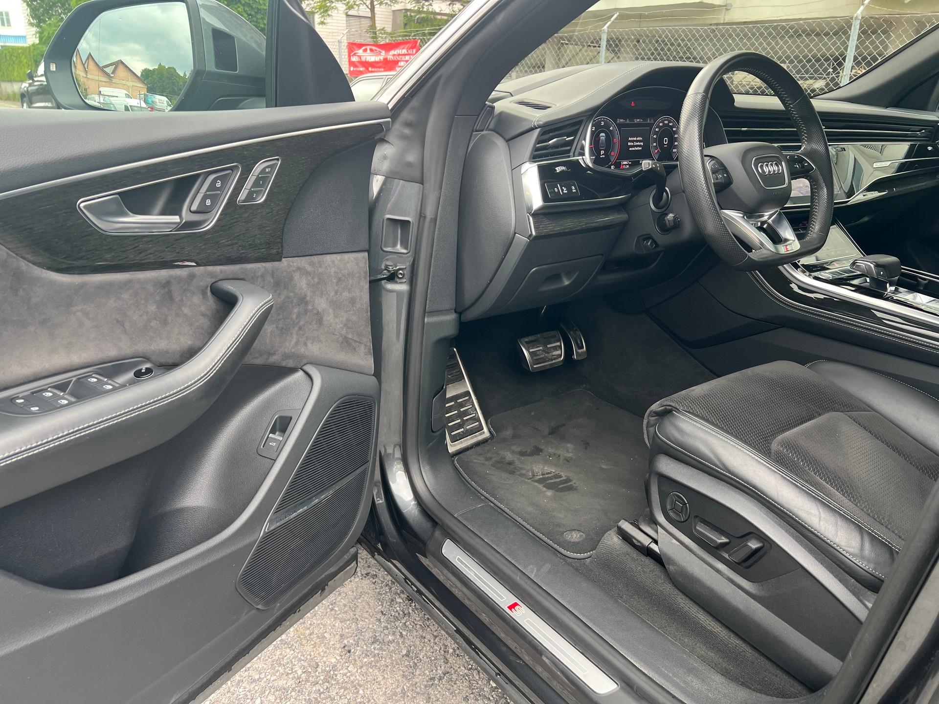 AUDI Q8 50 TDI quattro tiptronic-image-10