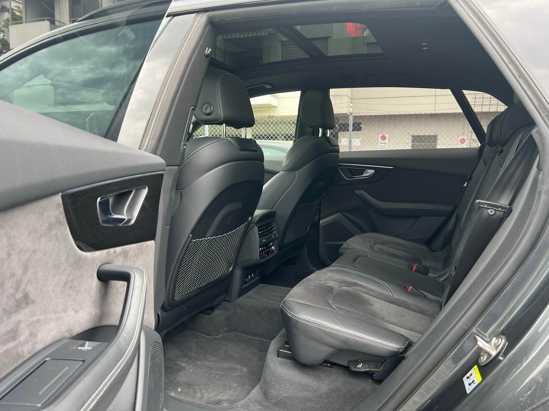 AUDI Q8 50 TDI quattro tiptronic-image-13