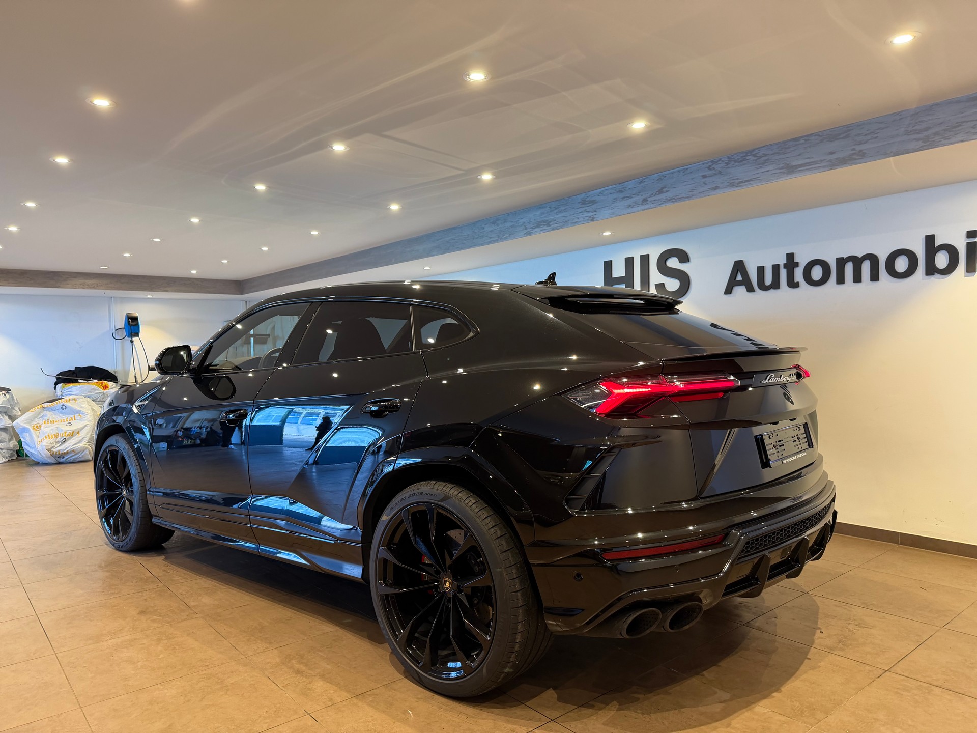 LAMBORGHINI Urus 4.0 E-Gear-showroom-element-3