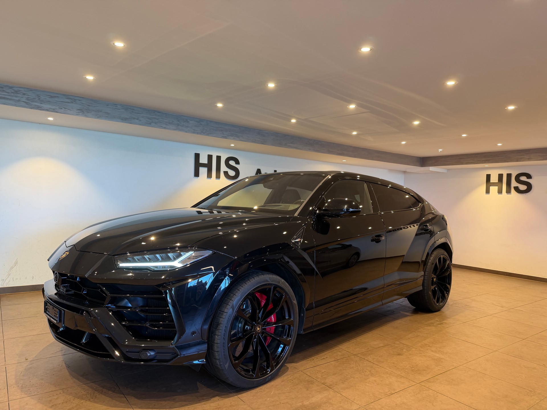LAMBORGHINI Urus 4.0 E-Gear-showroom-element-2