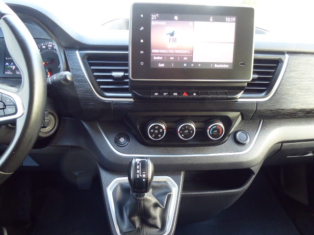 RENAULT Trafic Blue dCi 150 Passenger Business EDC-image-9