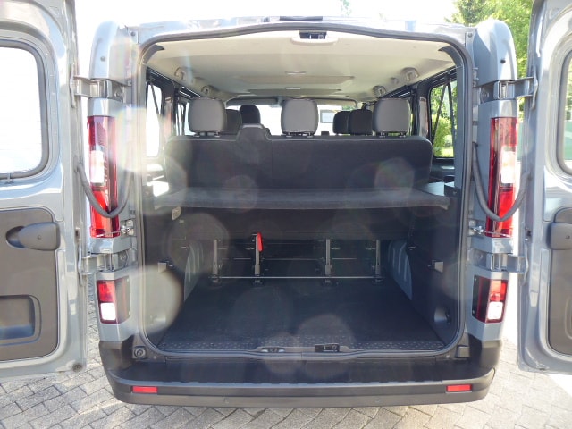 RENAULT Trafic Blue dCi 150 Passenger Business EDC-image-14