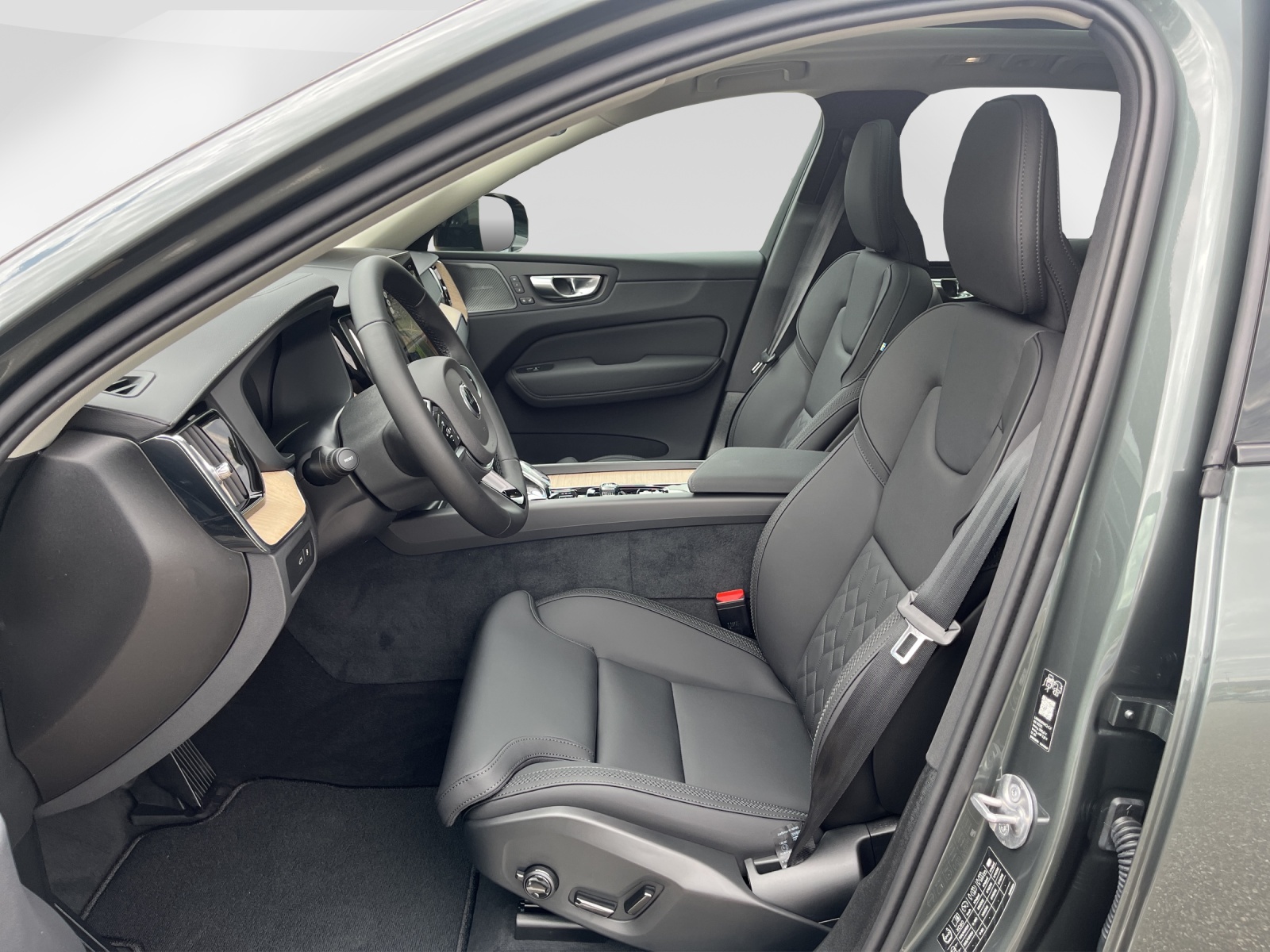 VOLVO XC60 2.0 T6 TE Ultra Dark eAWD-image-8