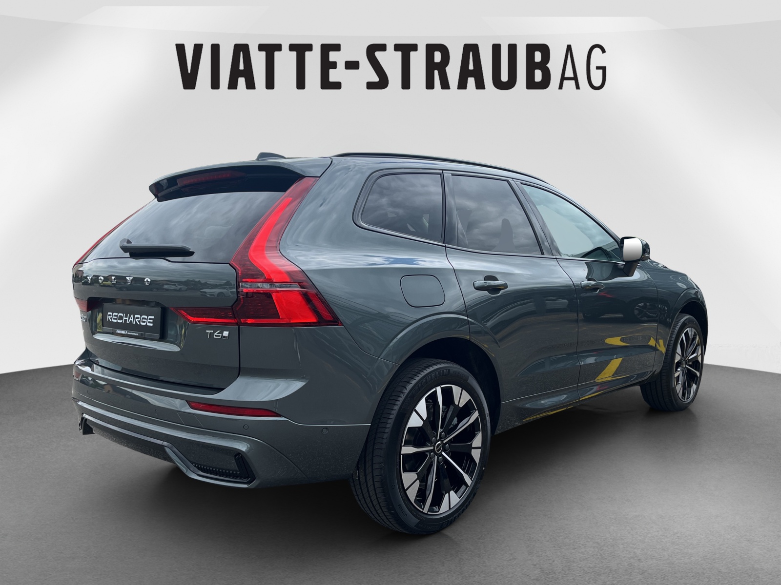 VOLVO XC60 2.0 T6 TE Ultra Dark eAWD-image-4