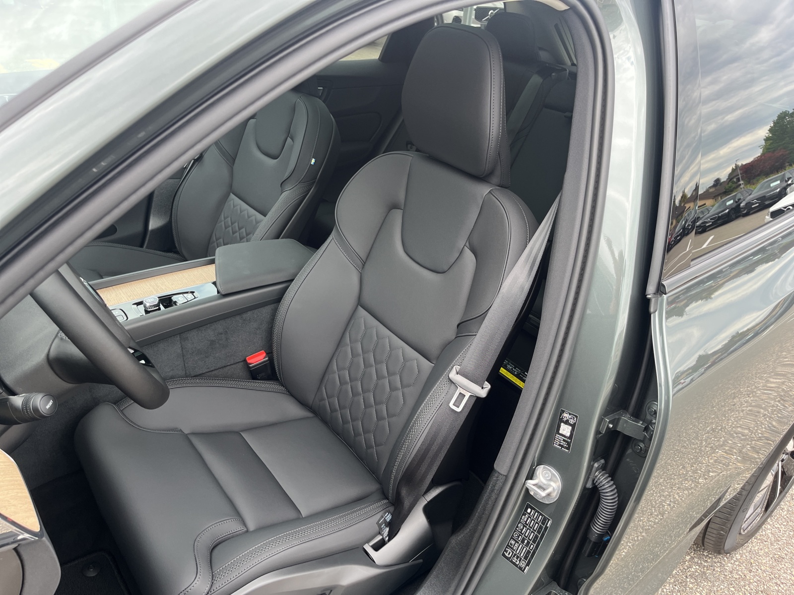 VOLVO XC60 2.0 T6 TE Ultra Dark eAWD-image-12