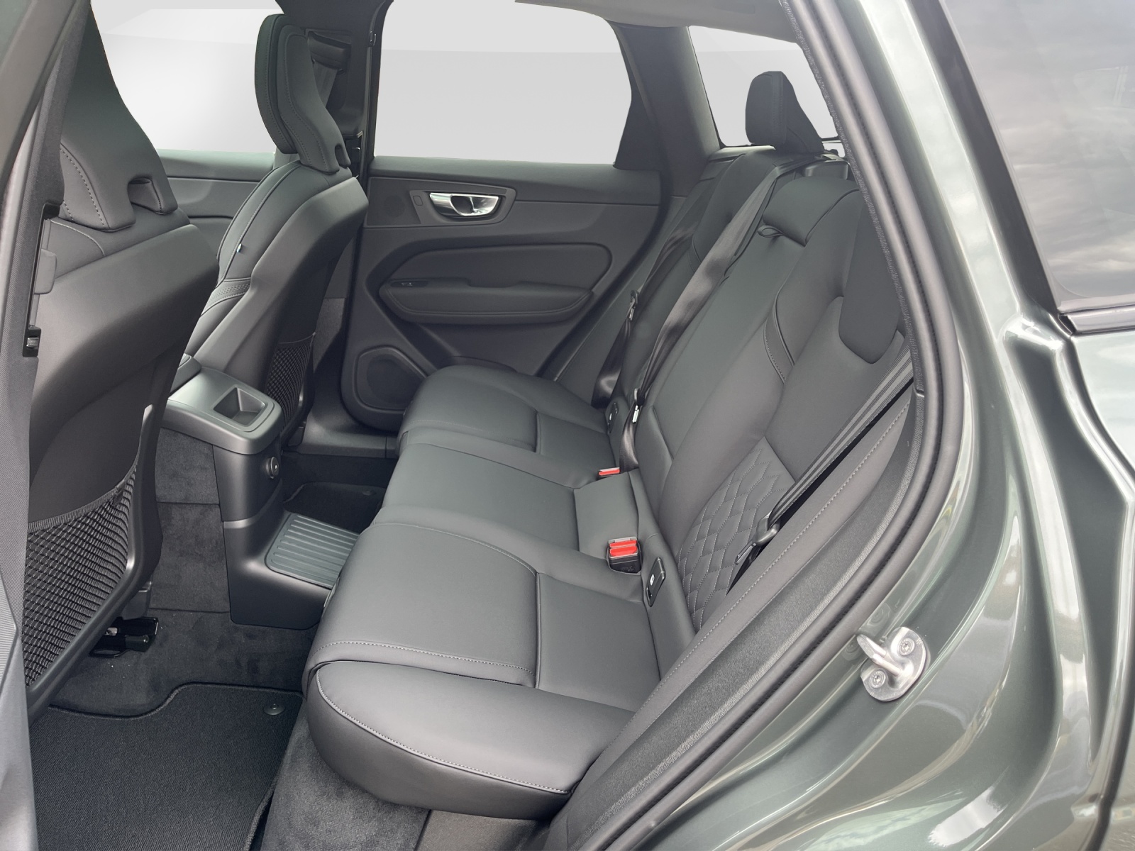 VOLVO XC60 2.0 T6 TE Ultra Dark eAWD-image-9
