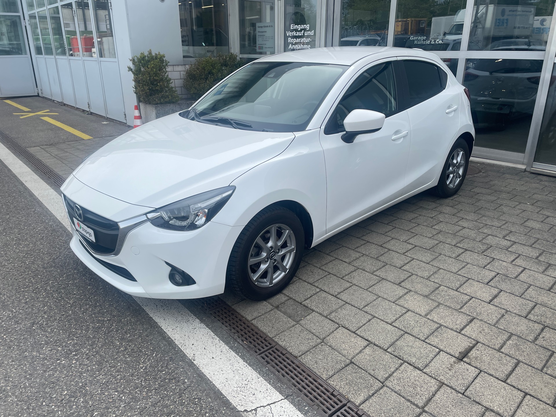 MAZDA 2 1.5i 16V Skyactiv-G Ambition Plus mit Anhängekupplung-image-2