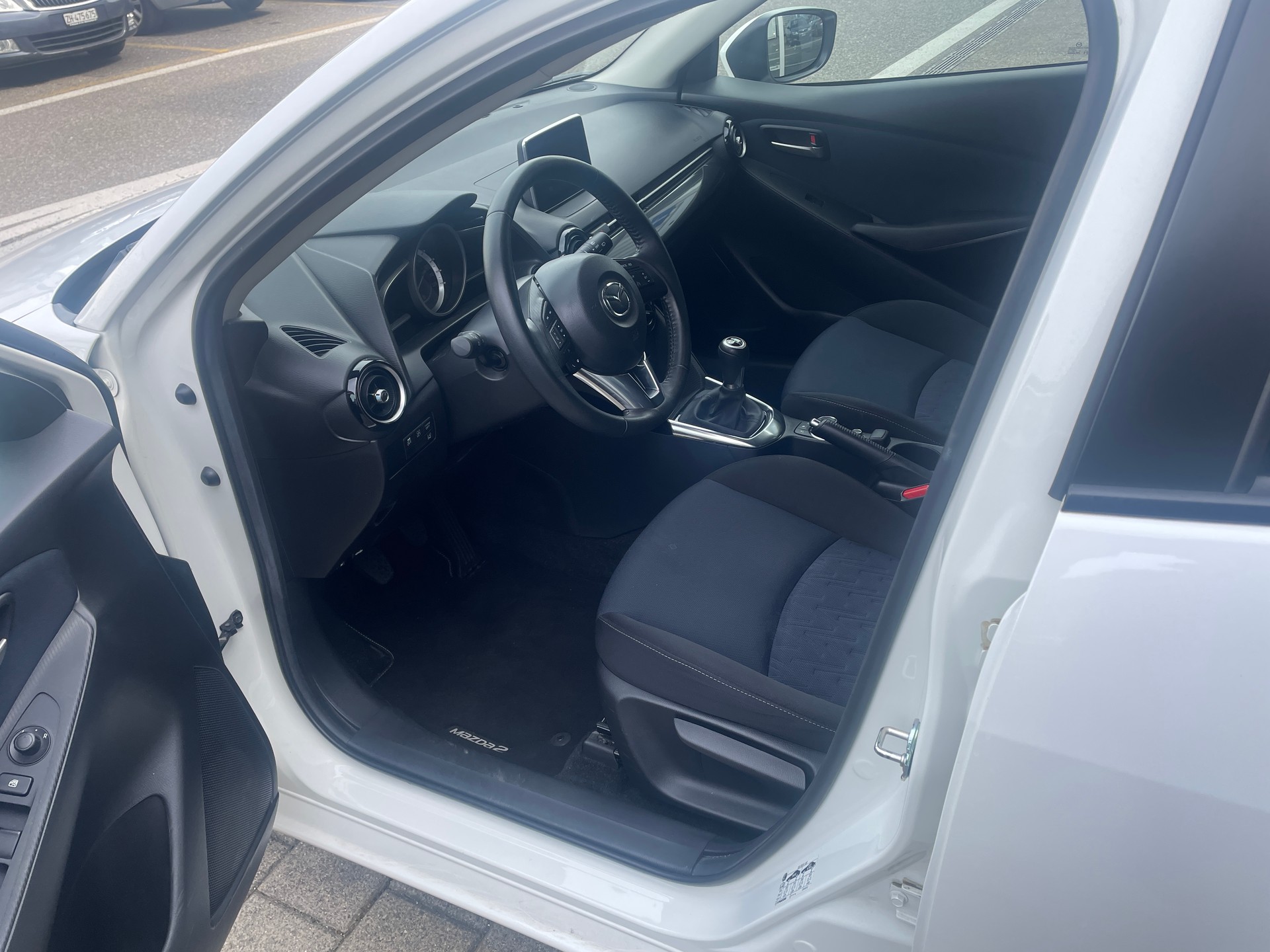 MAZDA 2 1.5i 16V Skyactiv-G Ambition Plus mit Anhängekupplung-image-7