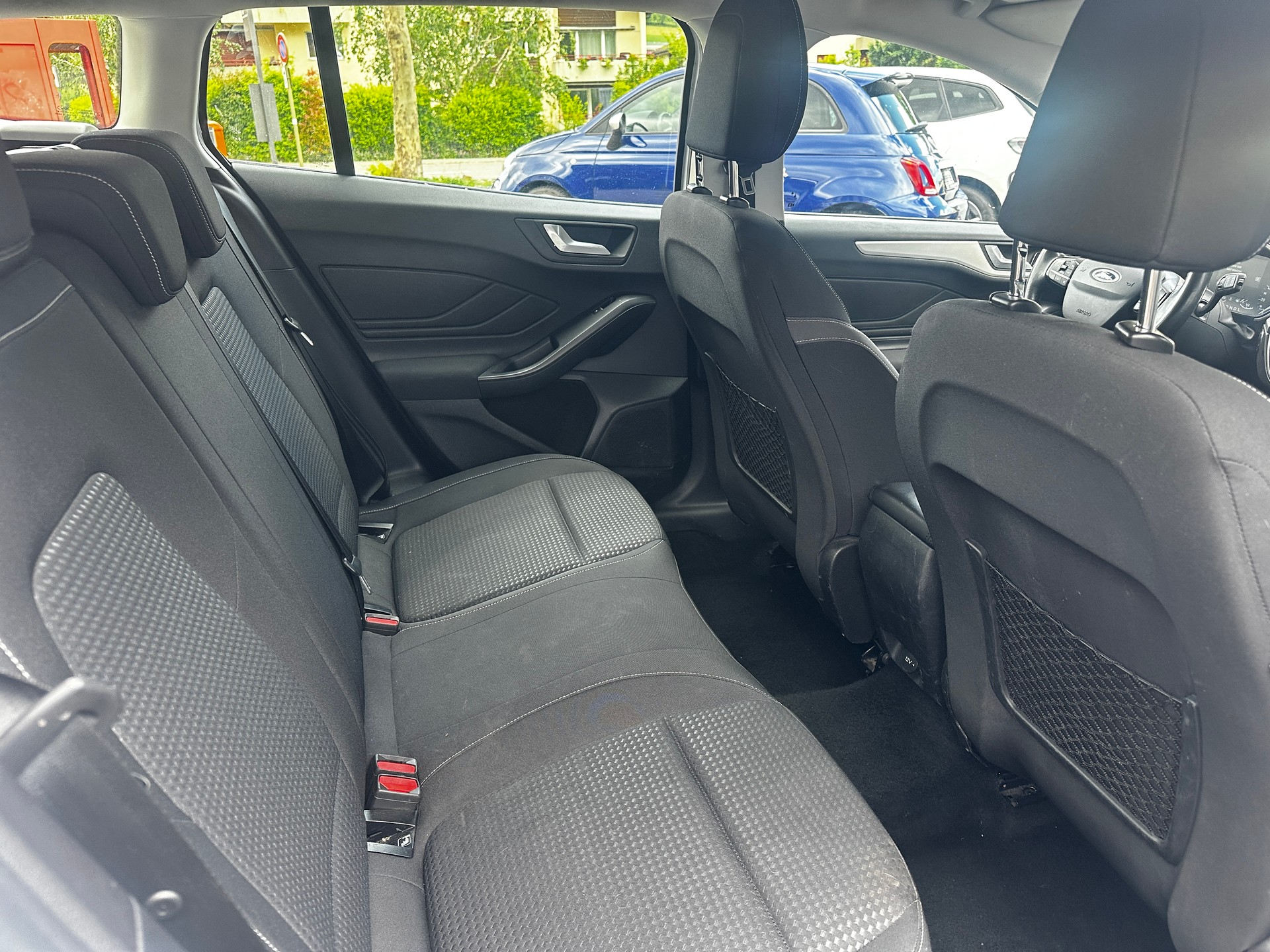 FORD Focus 1.5 TDCi Trend Automatic-image-10