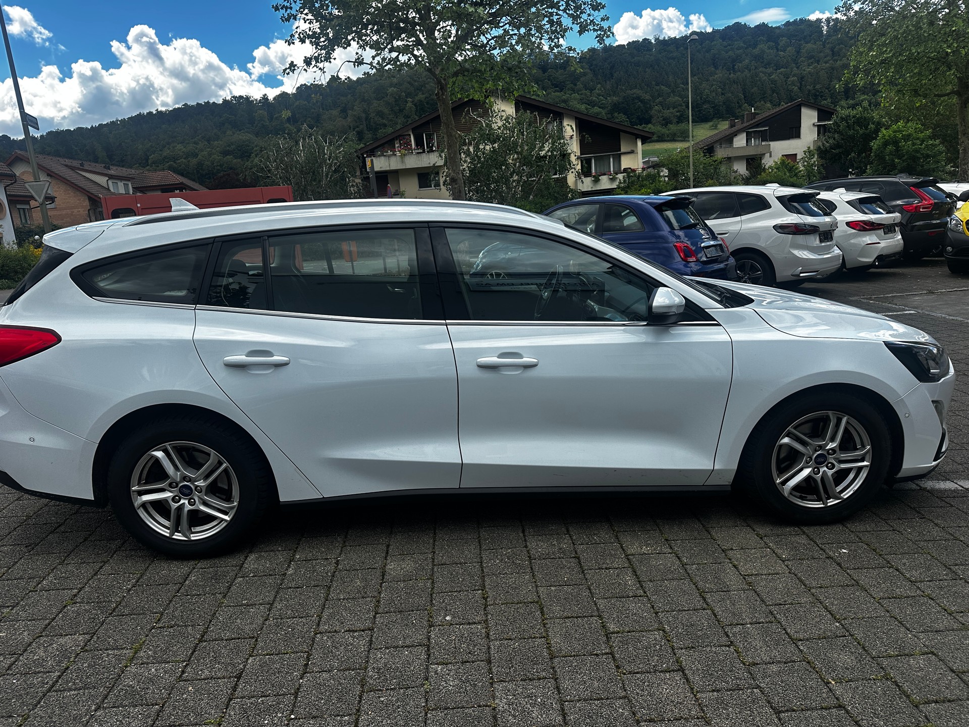 FORD Focus 1.5 TDCi Trend Automatic-image-6