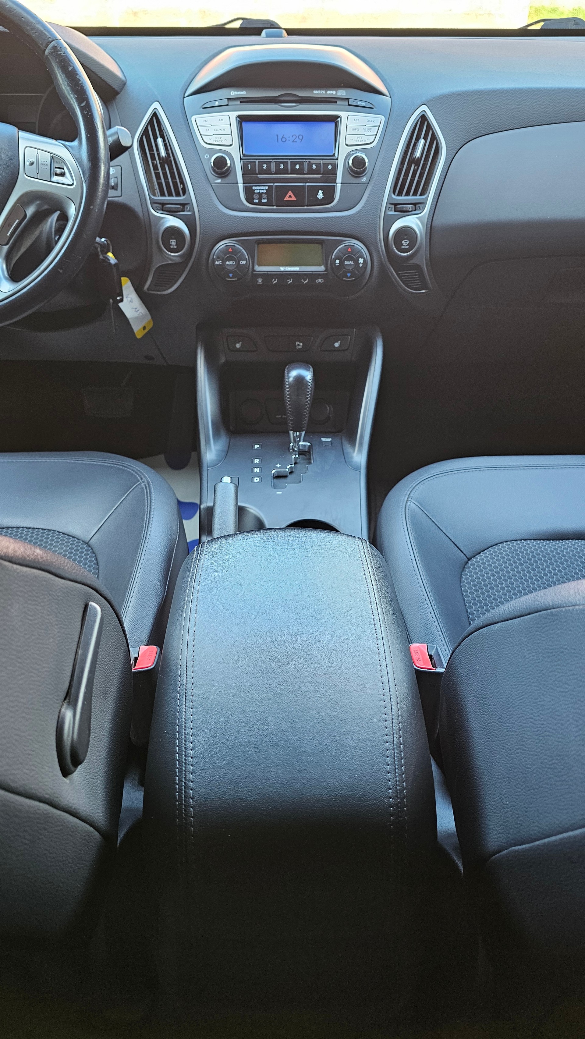 HYUNDAI iX 35 2.0 Premium 4WD Automatic-image-11