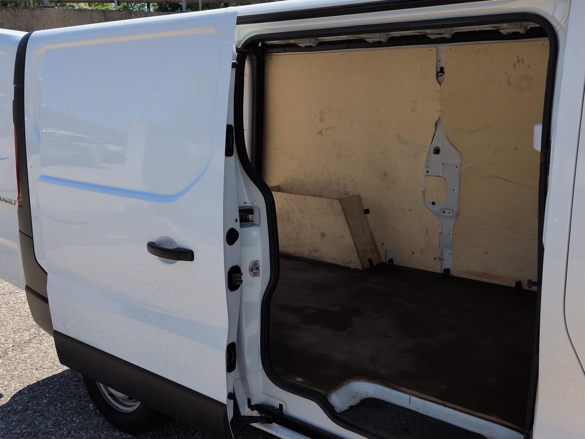 RENAULT Trafic 2.0 Blue dCi 130 Advance L2H1 EN-image-16