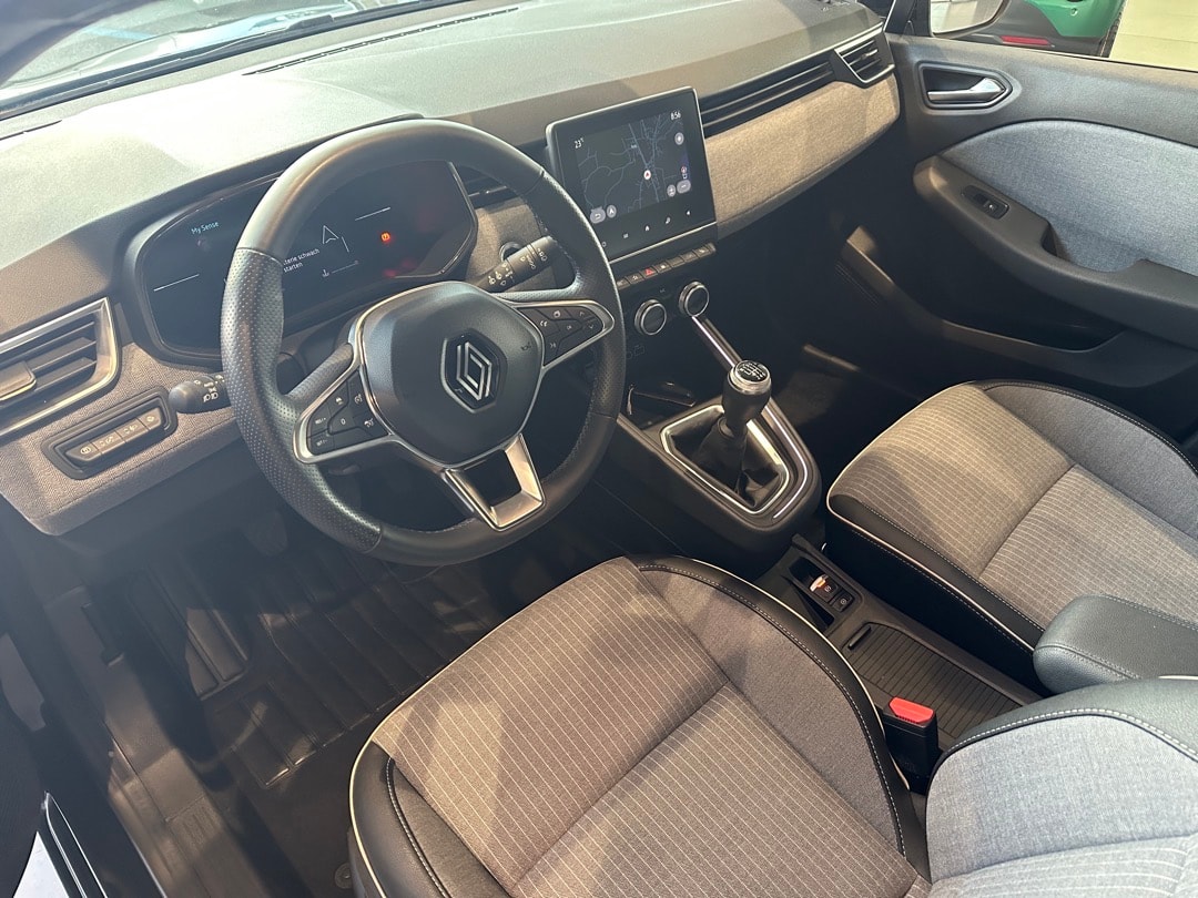 RENAULT Clio 1.0 Techno-image-9