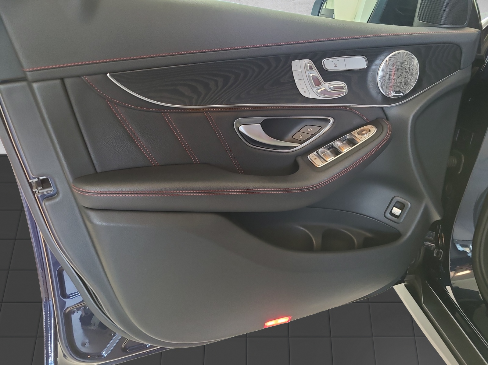 MERCEDES-BENZ GLC 43 AMG 4Matic 9G-Tronic-image-8