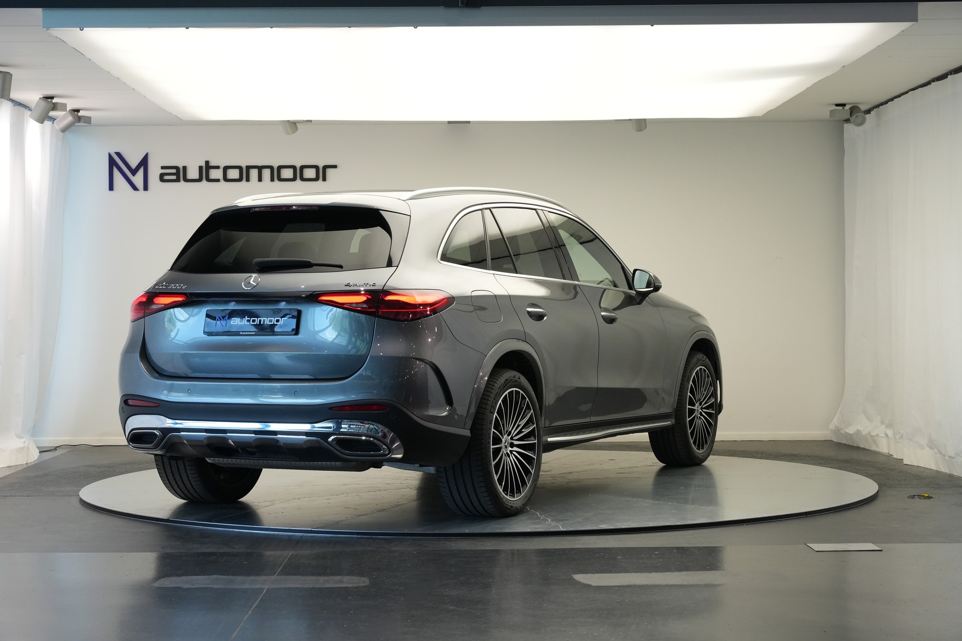 MERCEDES-BENZ GLC 300 e 4Matic 9G-Tronic *CH-Fahrzeug* *AHK*-image-4
