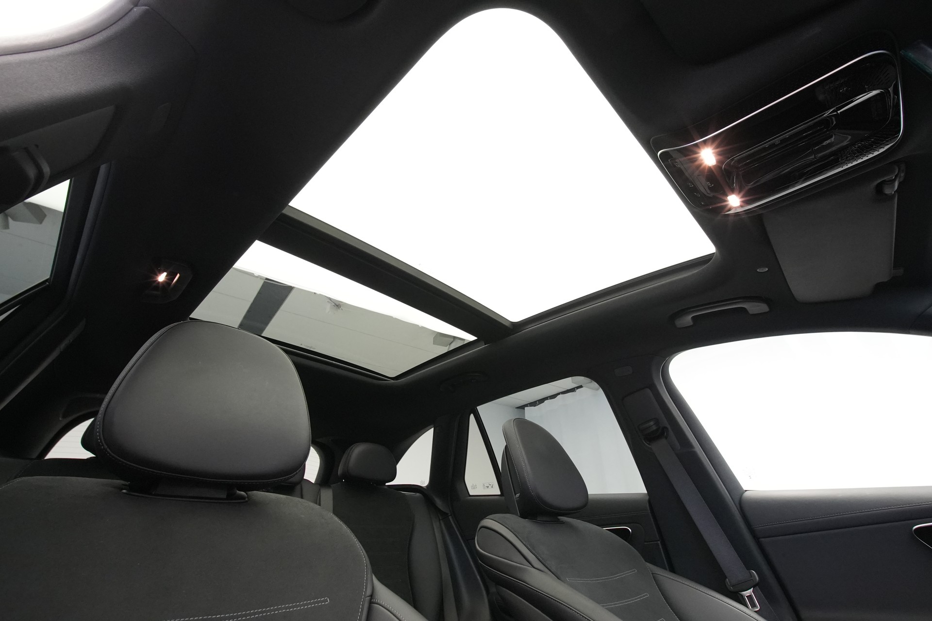 MERCEDES-BENZ GLC 300 e 4Matic 9G-Tronic *CH-Fahrzeug* *AHK*-image-15