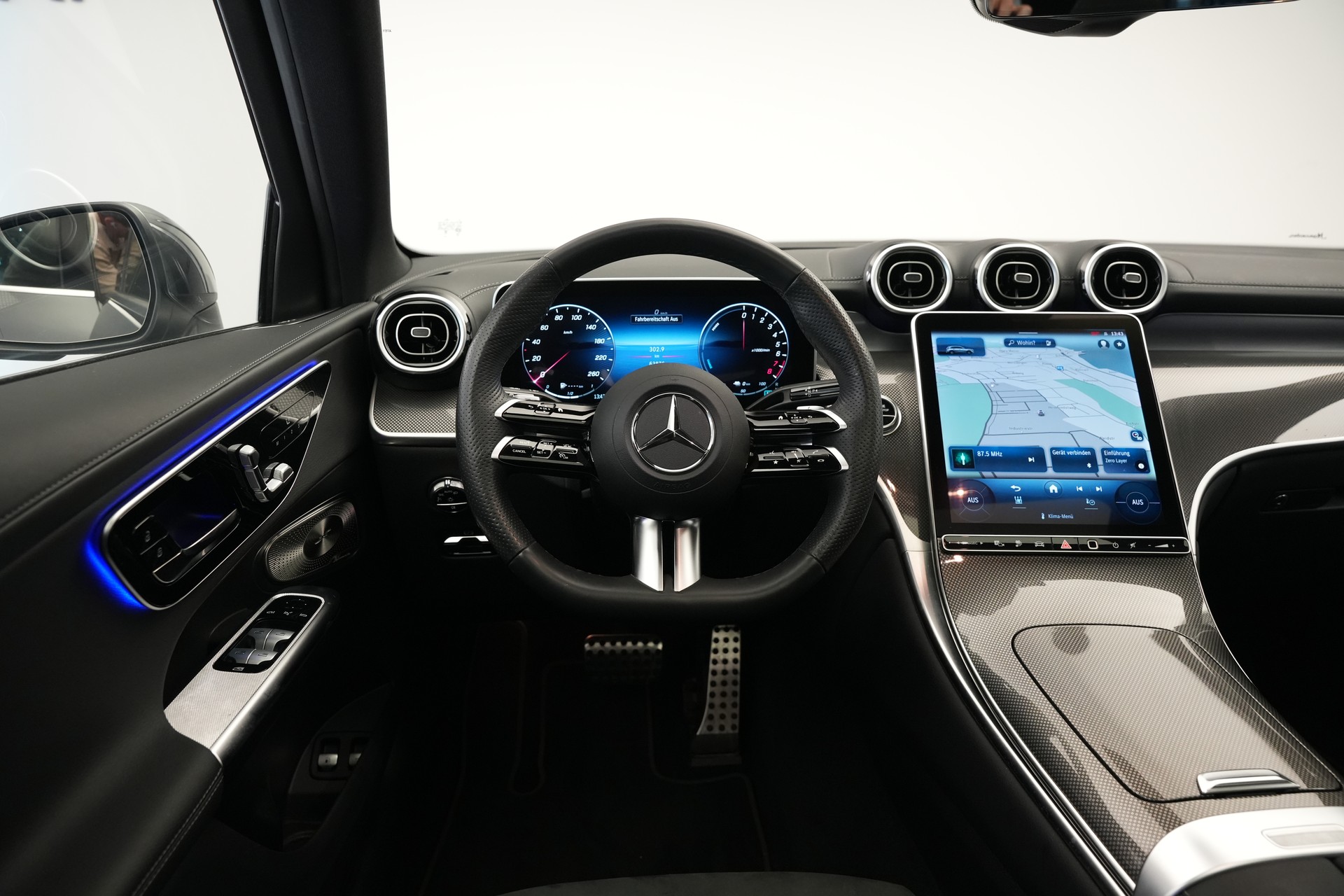 MERCEDES-BENZ GLC 300 e 4Matic 9G-Tronic *CH-Fahrzeug* *AHK*-image-13