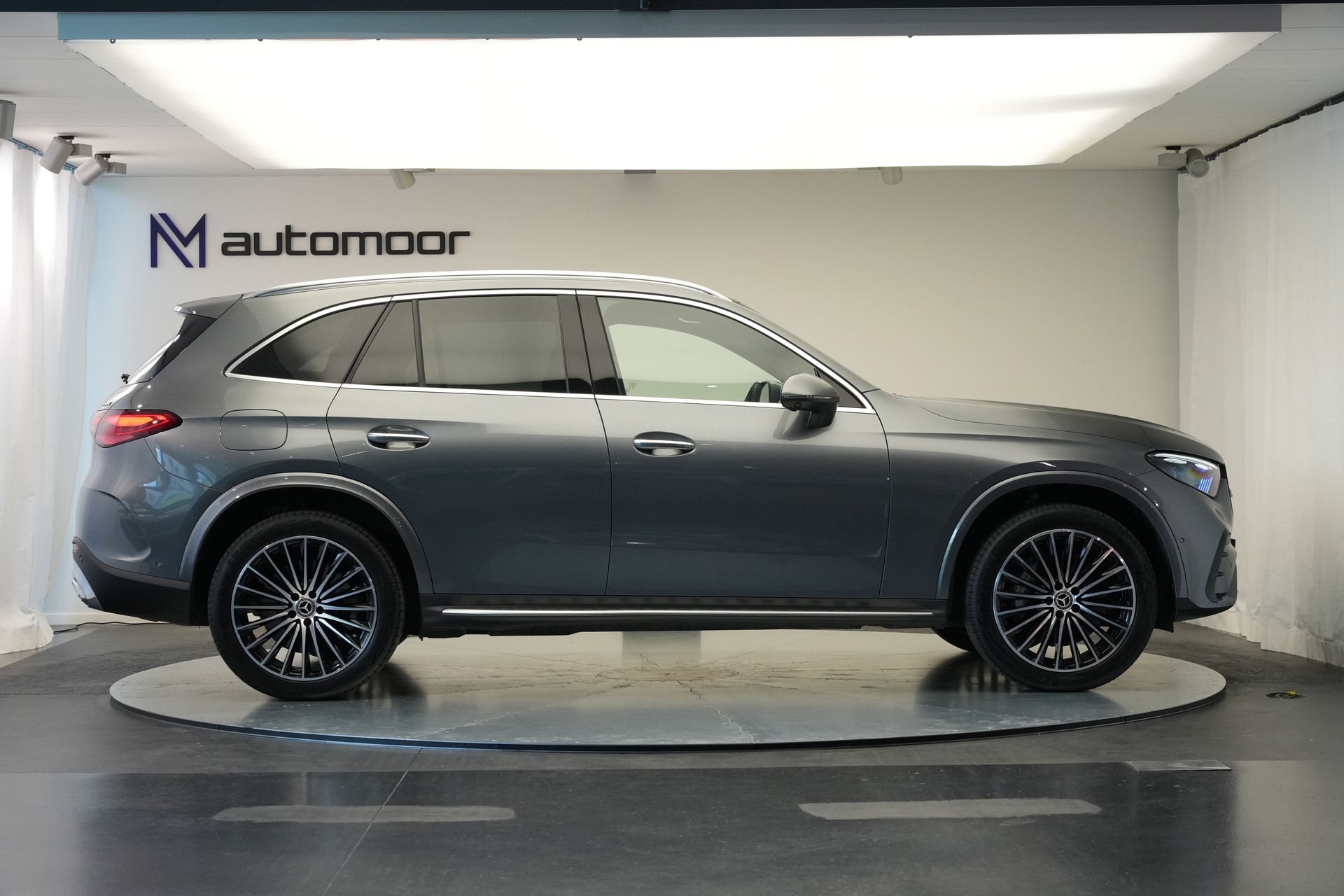 MERCEDES-BENZ GLC 300 e 4Matic 9G-Tronic *CH-Fahrzeug* *AHK*-showroom-element-3