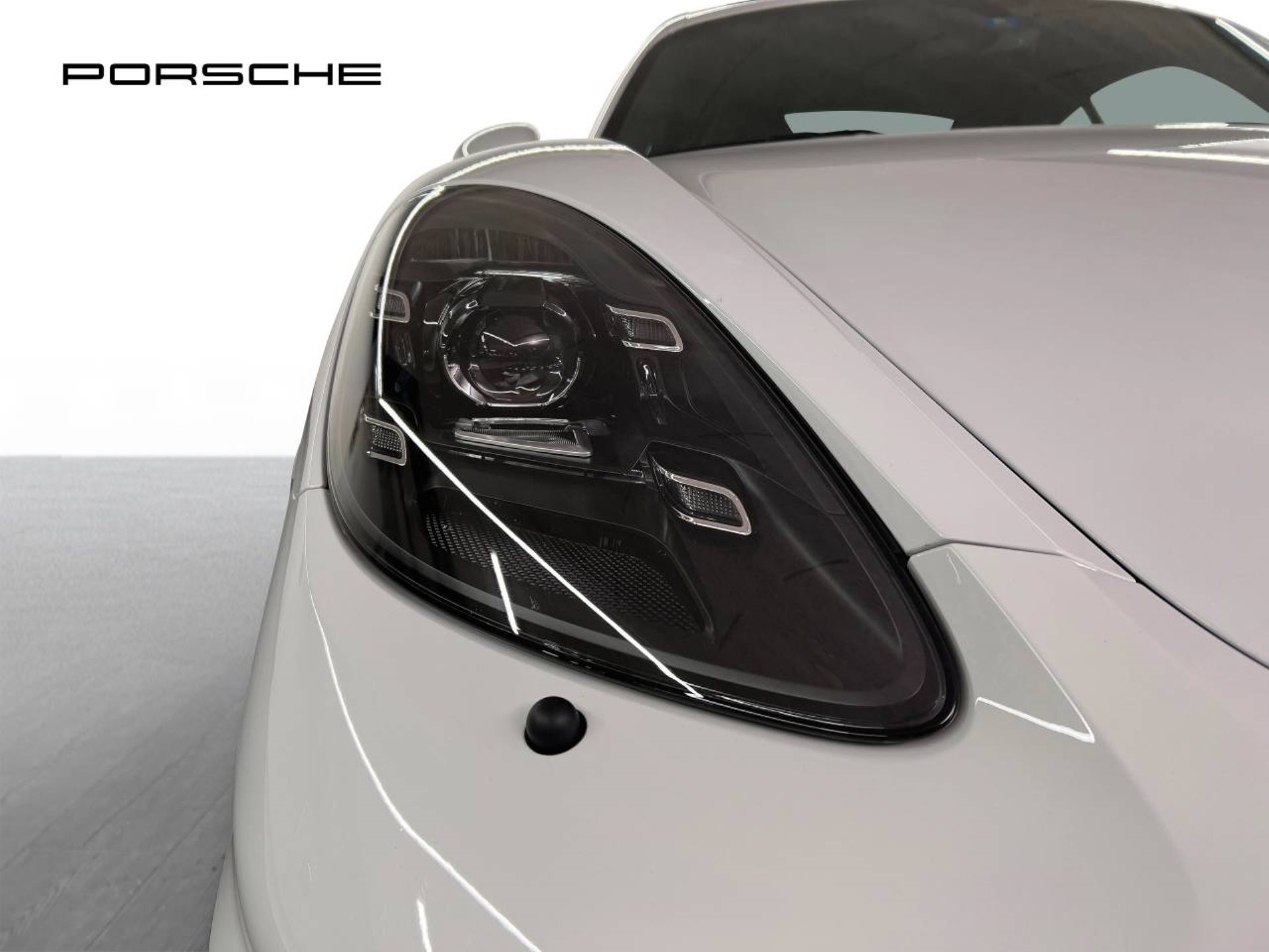 PORSCHE 718 Cayman GT4-image-11