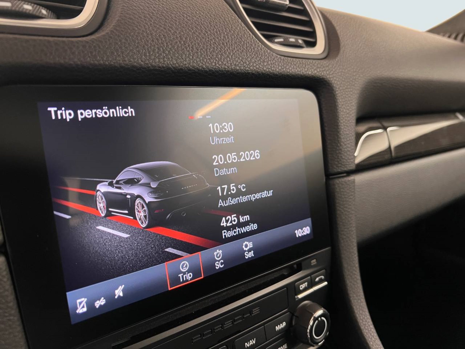 PORSCHE 718 Cayman GT4-image-27