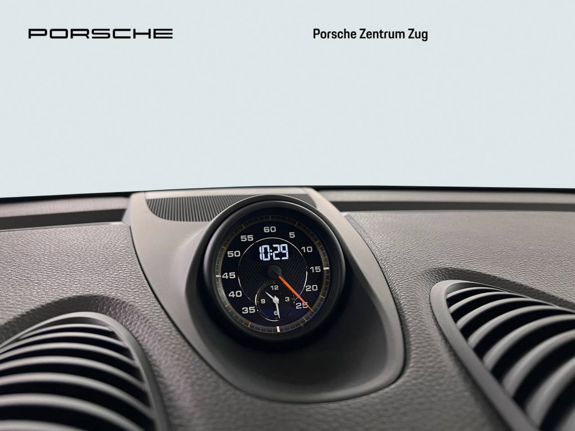 PORSCHE 718 Cayman GT4-image-25