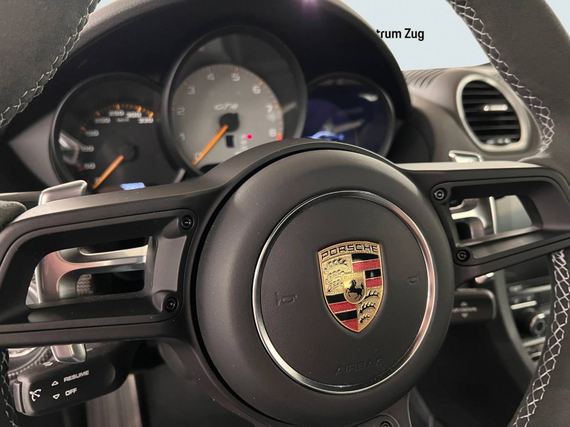 PORSCHE 718 Cayman GT4-image-16