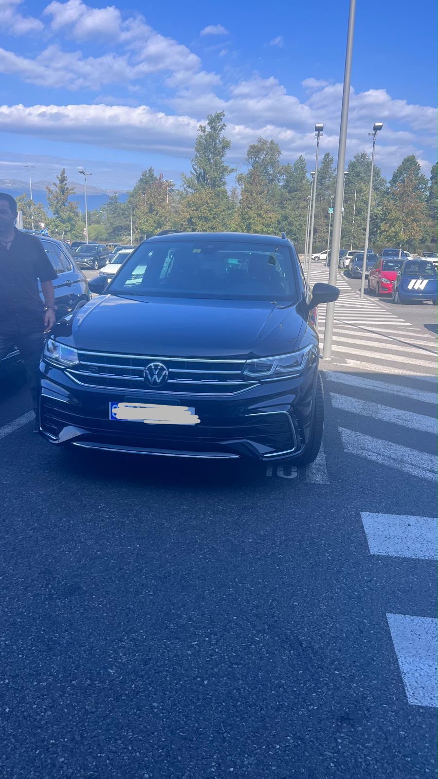 VW 1.5 TSI R-Line 75 Edition 2WD-image-4