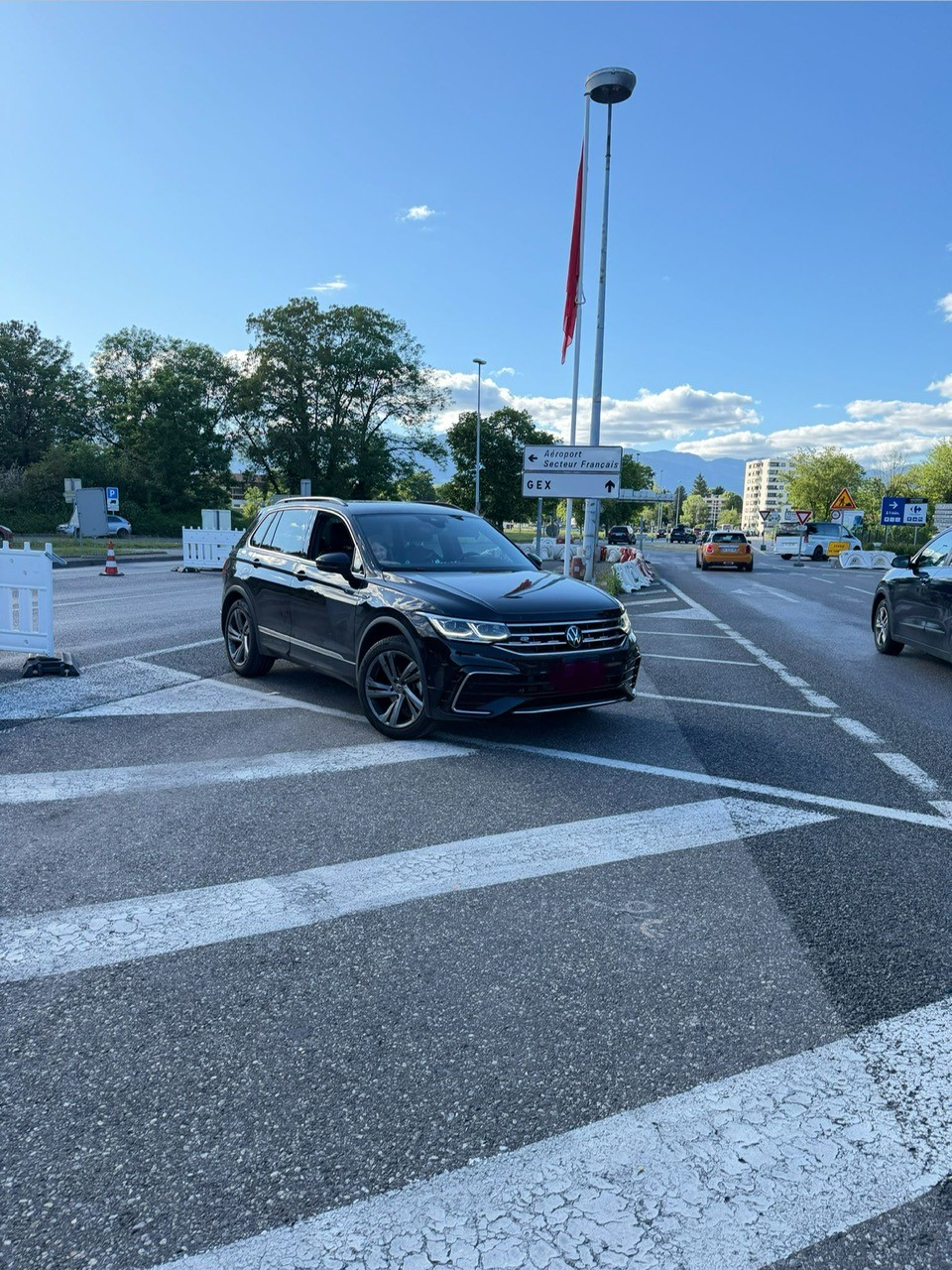 VW 1.5 TSI R-Line 75 Edition 2WD-image-1