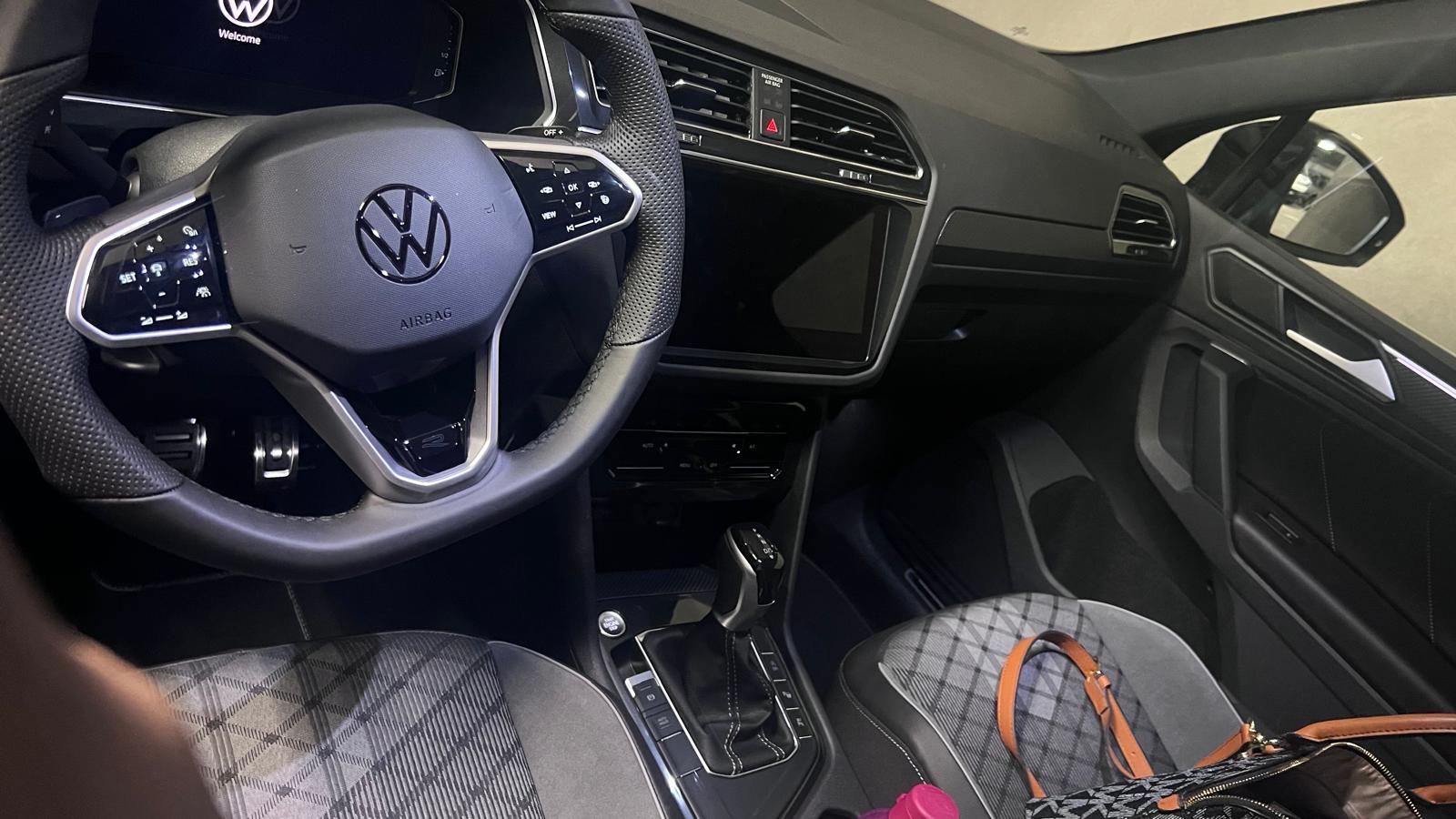 VW 1.5 TSI R-Line 75 Edition 2WD-image-3