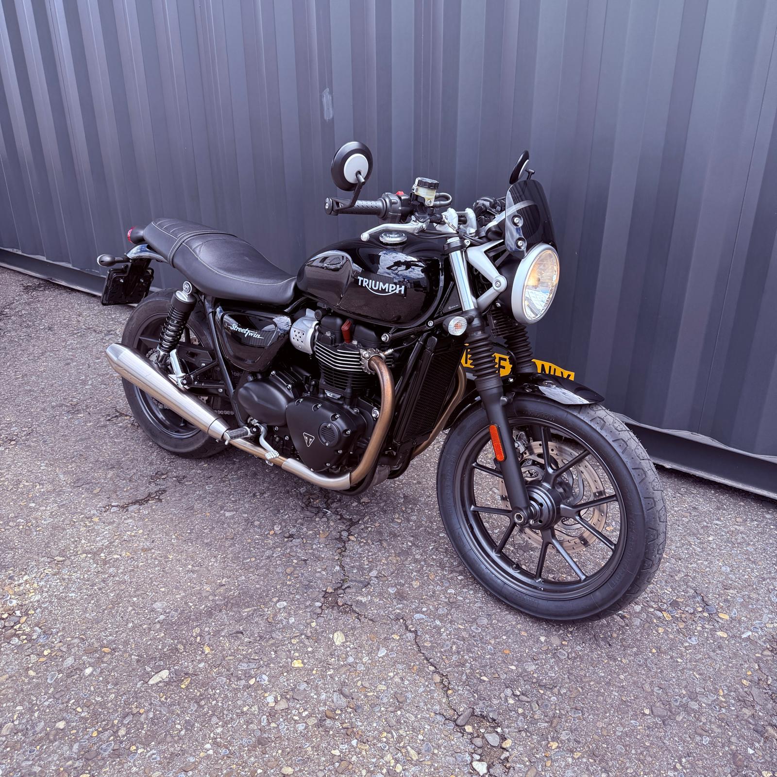 TRIUMPH Street Twin 900 i-image-9