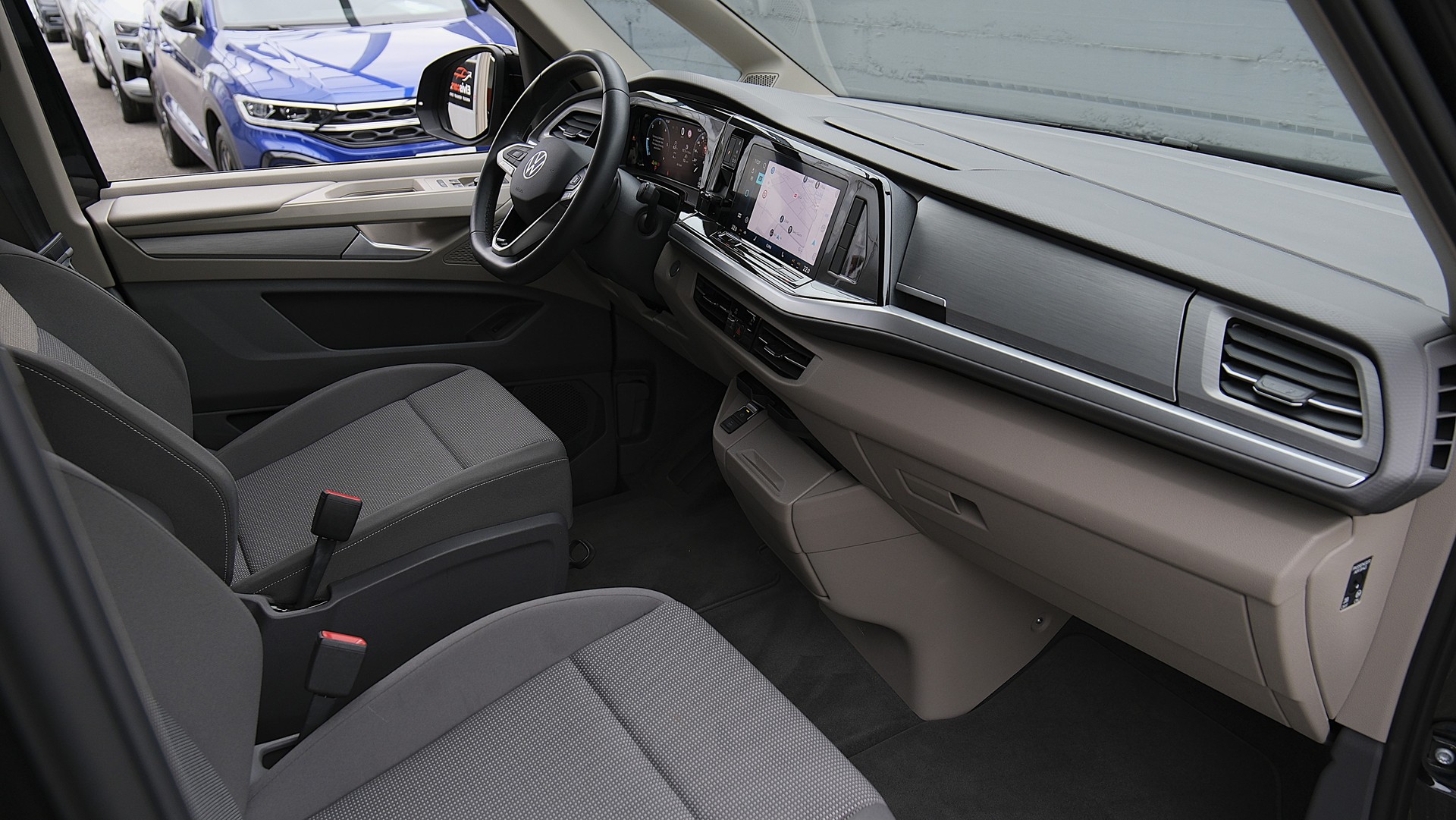 VW Multivan 2.0 TDI Life DSG Lang " 8 Sitze "-image-16