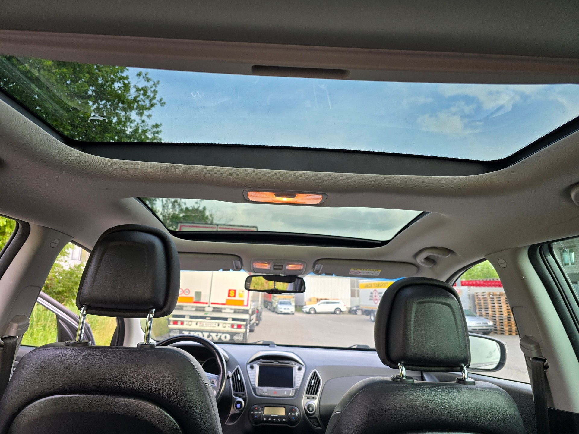 HYUNDAI iX 35 2.0 CRDi Premium 4WD Automatic-image-14