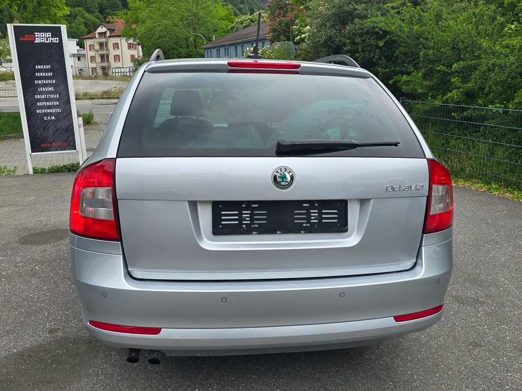 SKODA Octavia Combi 1.6 TDI Ambition 4x4-image-4