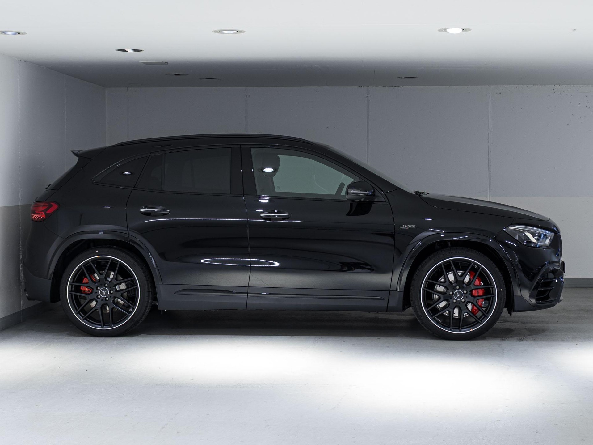 MERCEDES-BENZ GLA 45 S AMG 4MATIC+-image-1