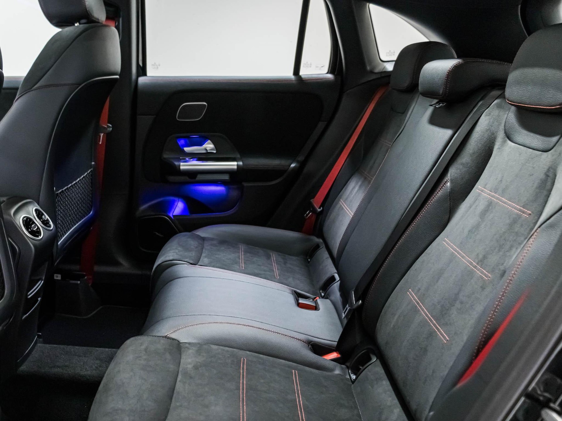 MERCEDES-BENZ GLA 45 S AMG 4MATIC+-image-7