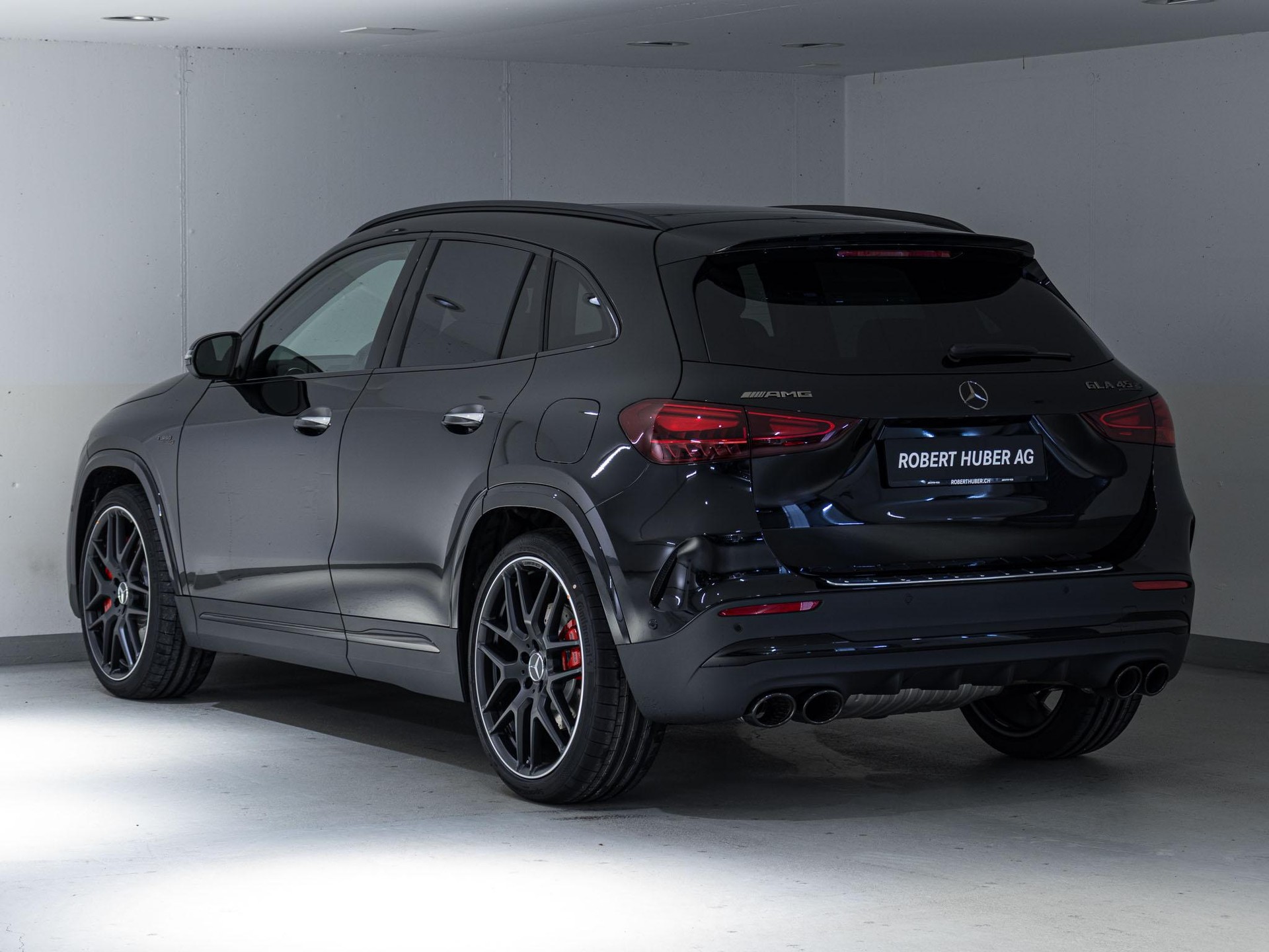 MERCEDES-BENZ GLA 45 S AMG 4MATIC+-image-3