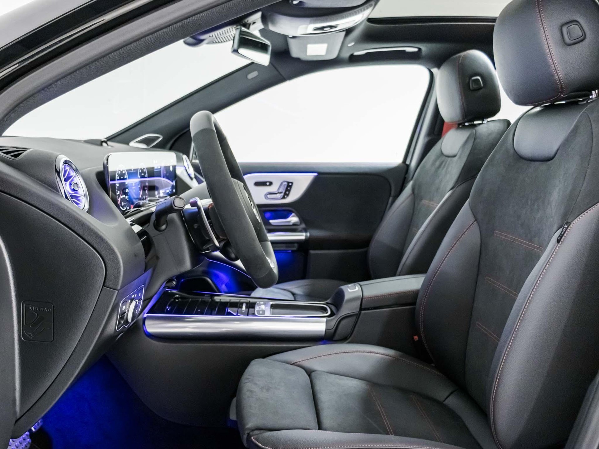 MERCEDES-BENZ GLA 45 S AMG 4MATIC+-image-6