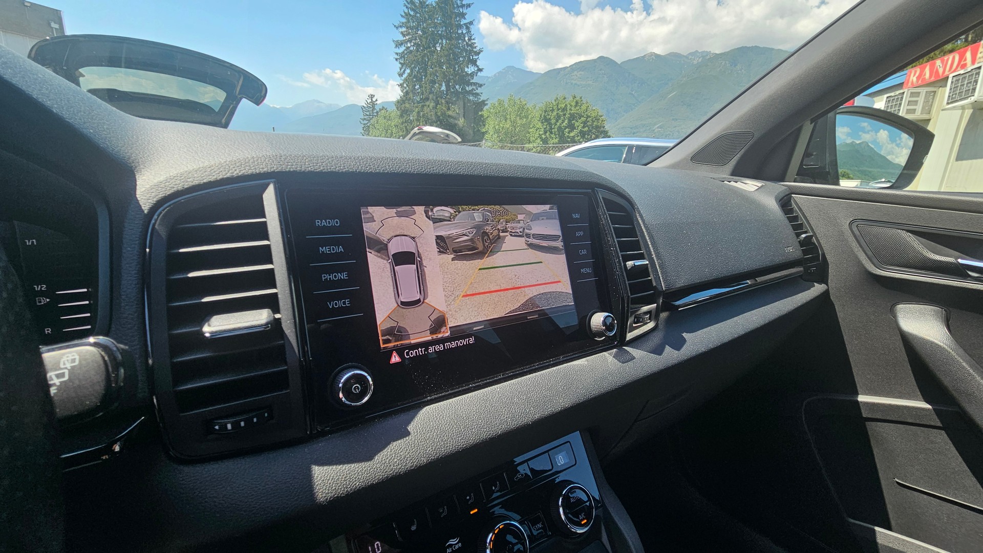 SKODA Karoq 2.0 TSI SportLine 4x4 DSG-image-10