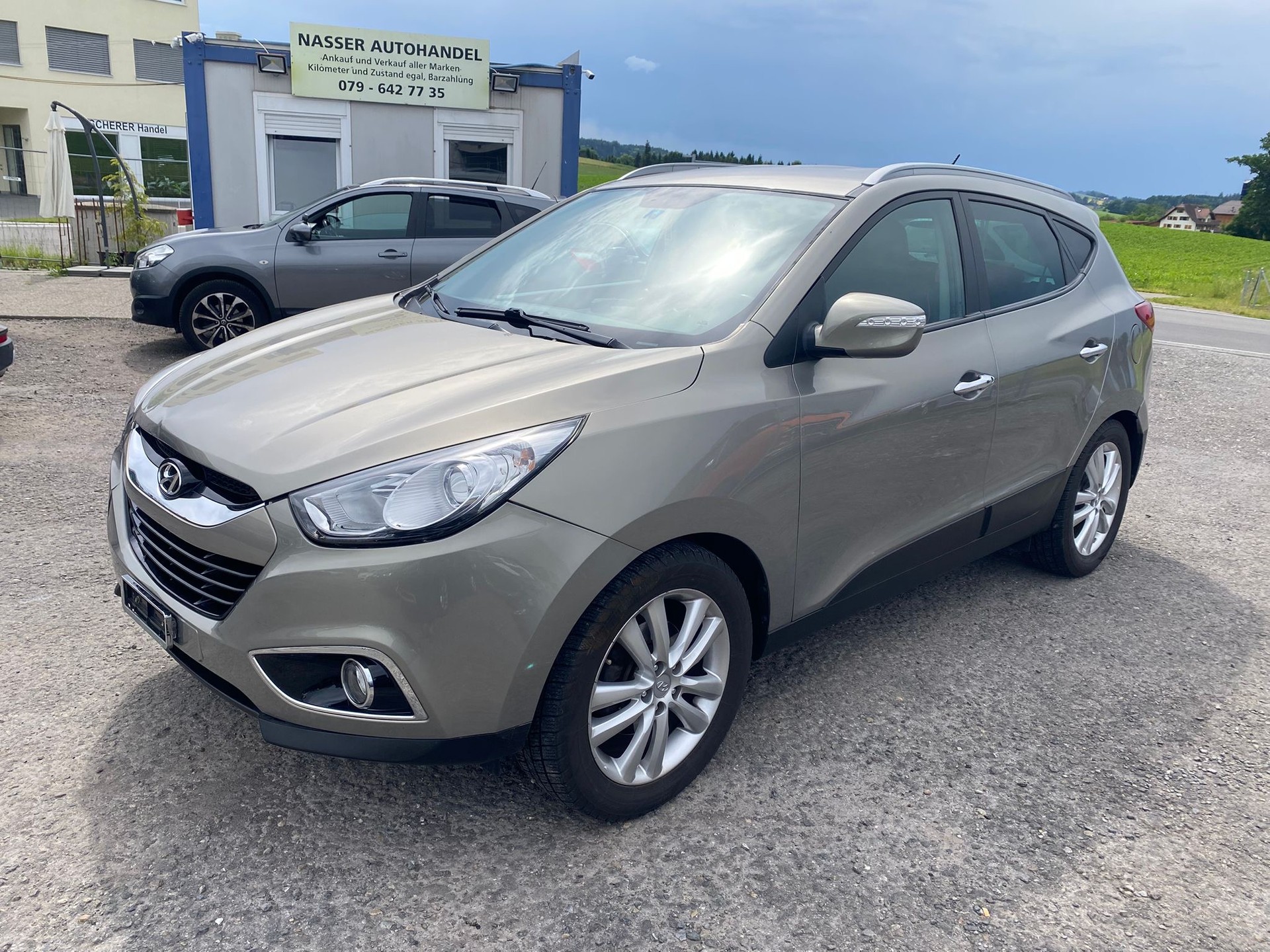 HYUNDAI iX 35 2.0 CRDi Premium 4WD-image-1