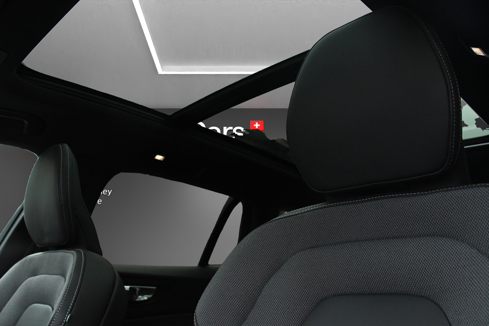 VOLVO V60 T8 eAWD Plug in Hybrid Ultra Dark Geartronic-image-15